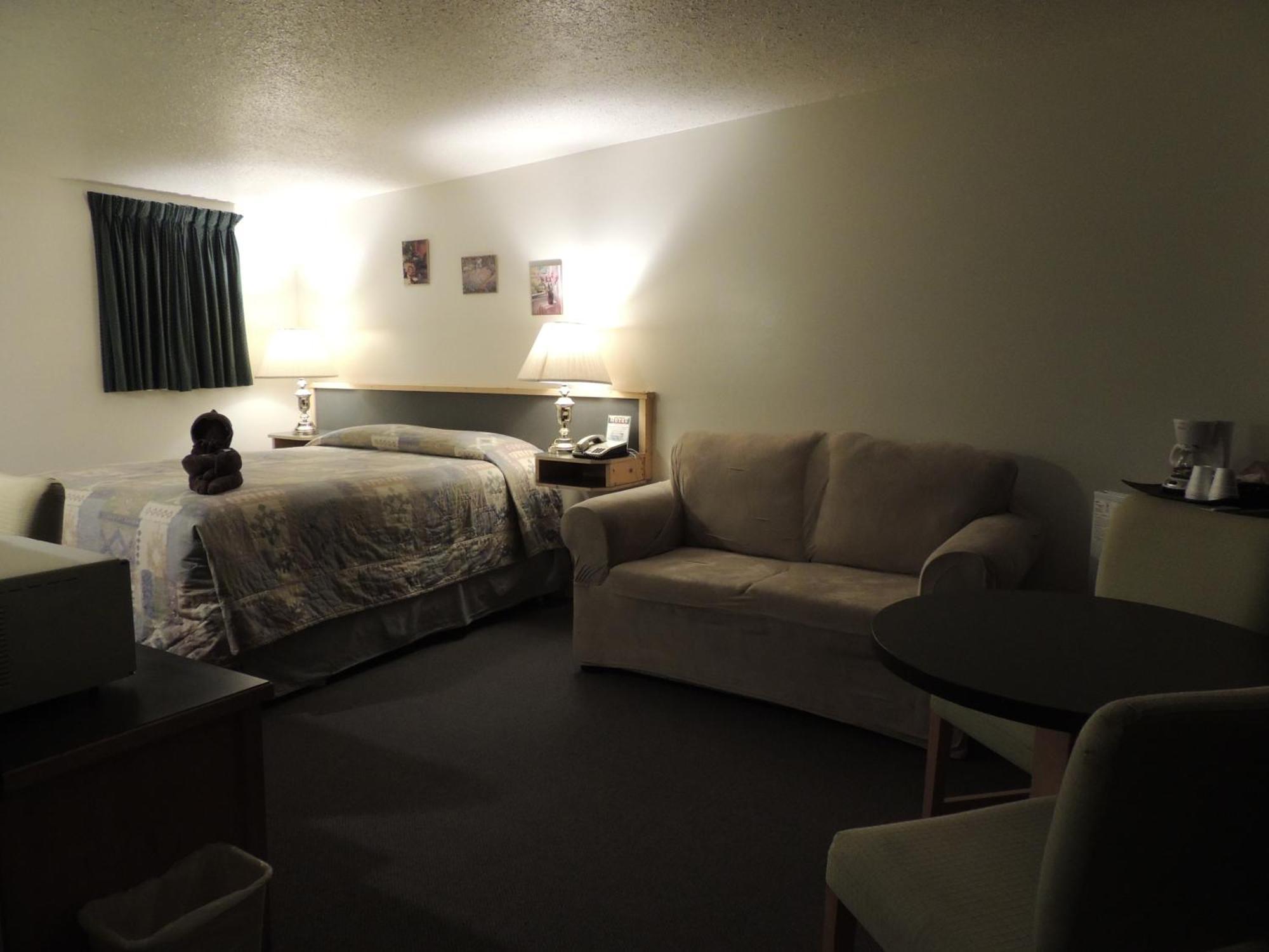 100 Mile Motel & Rv Park 100 Mile House Room photo