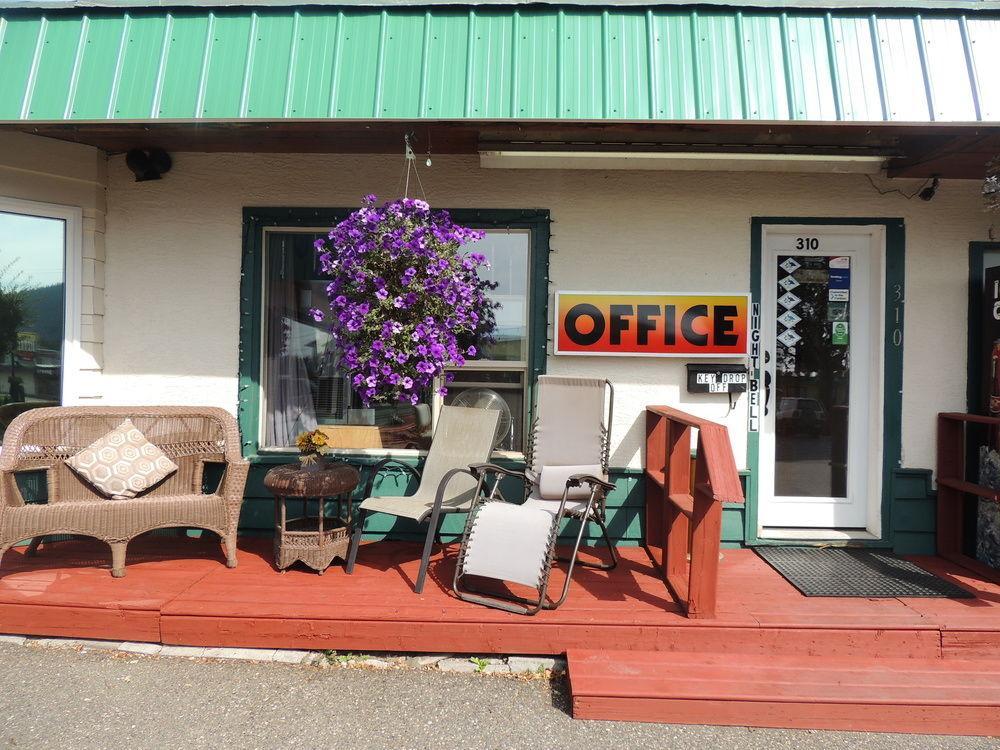 100 Mile Motel & Rv Park 100 Mile House Exterior photo