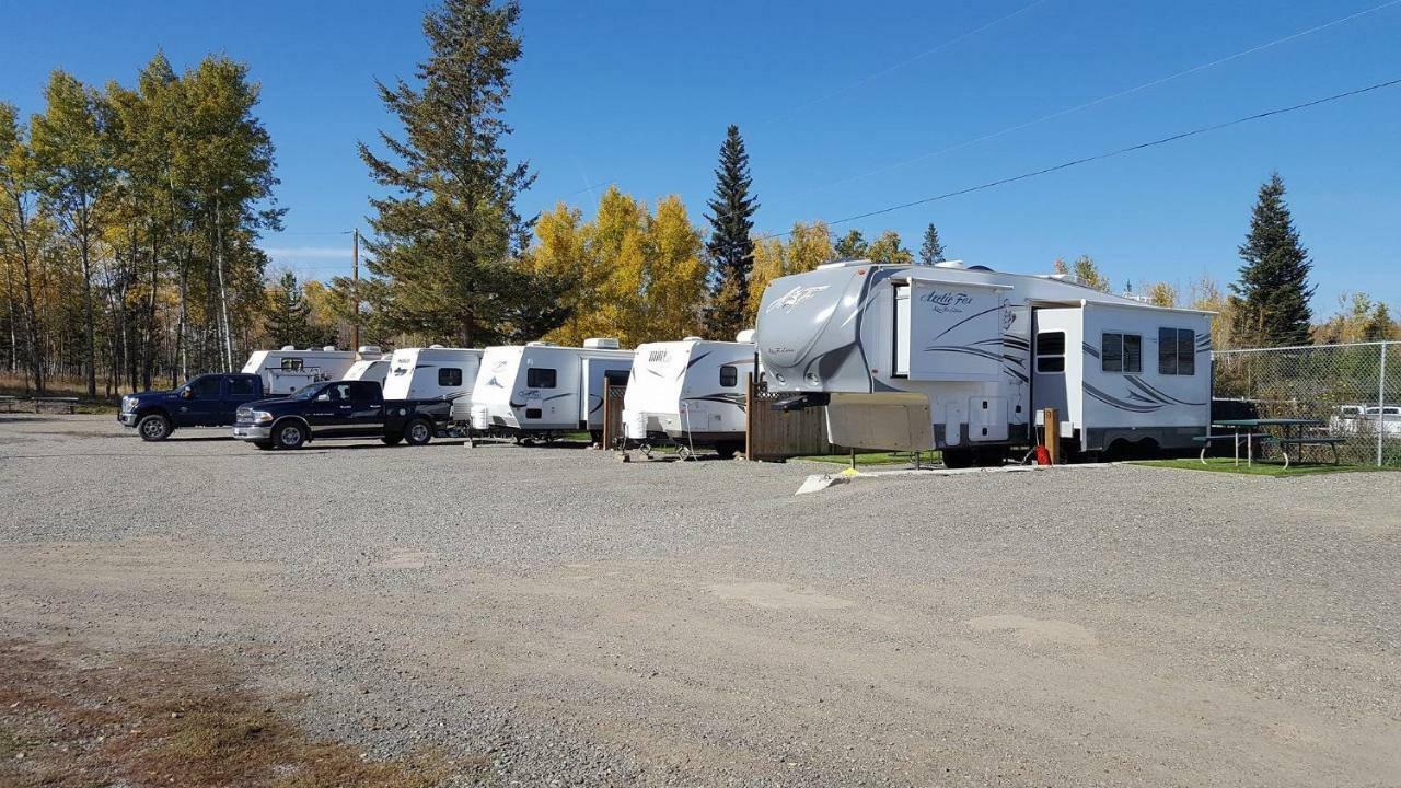 100 Mile Motel & Rv Park 100 Mile House Exterior photo